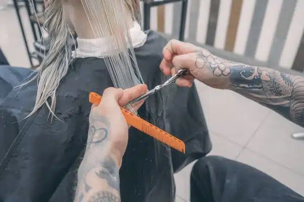 Les meilleurs shampoings et après-shampoings pour sublimer et protéger les cheveux colorés ou secs