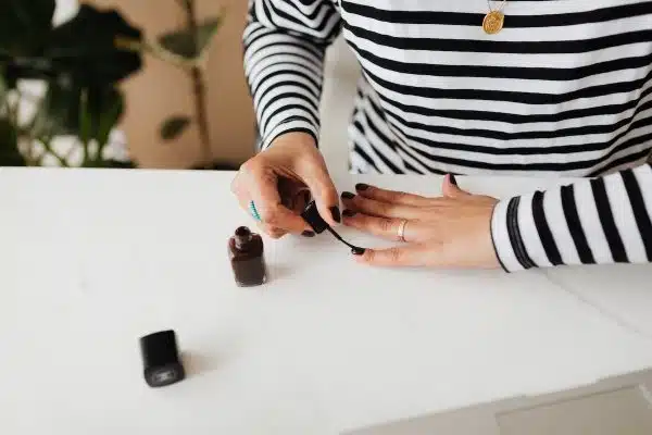 Les essentiels pour réussir sa manucure à domicile
