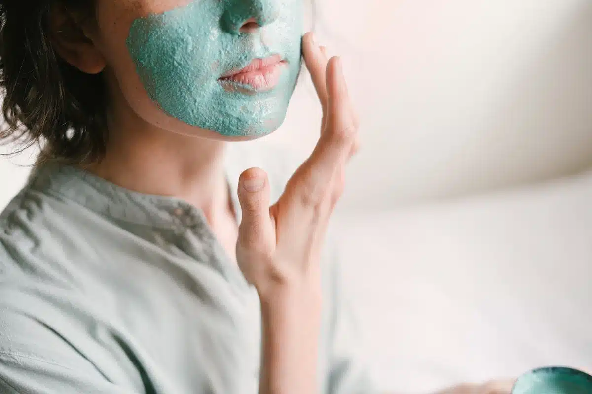 Prévenir et traiter les problèmes de peau : astuces efficaces pour dire adieu à l’acné et aux rides