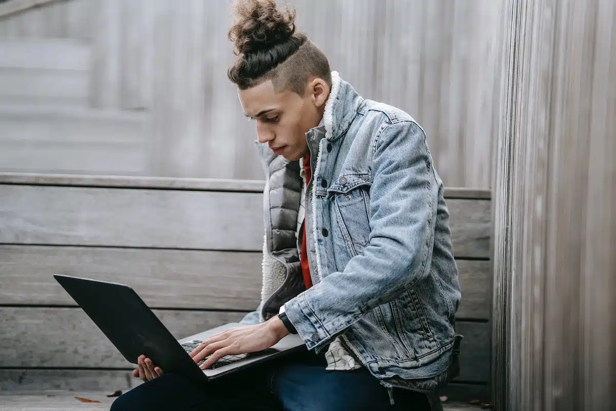 Les coiffures incontournables de la saison pour un style facile et rapide