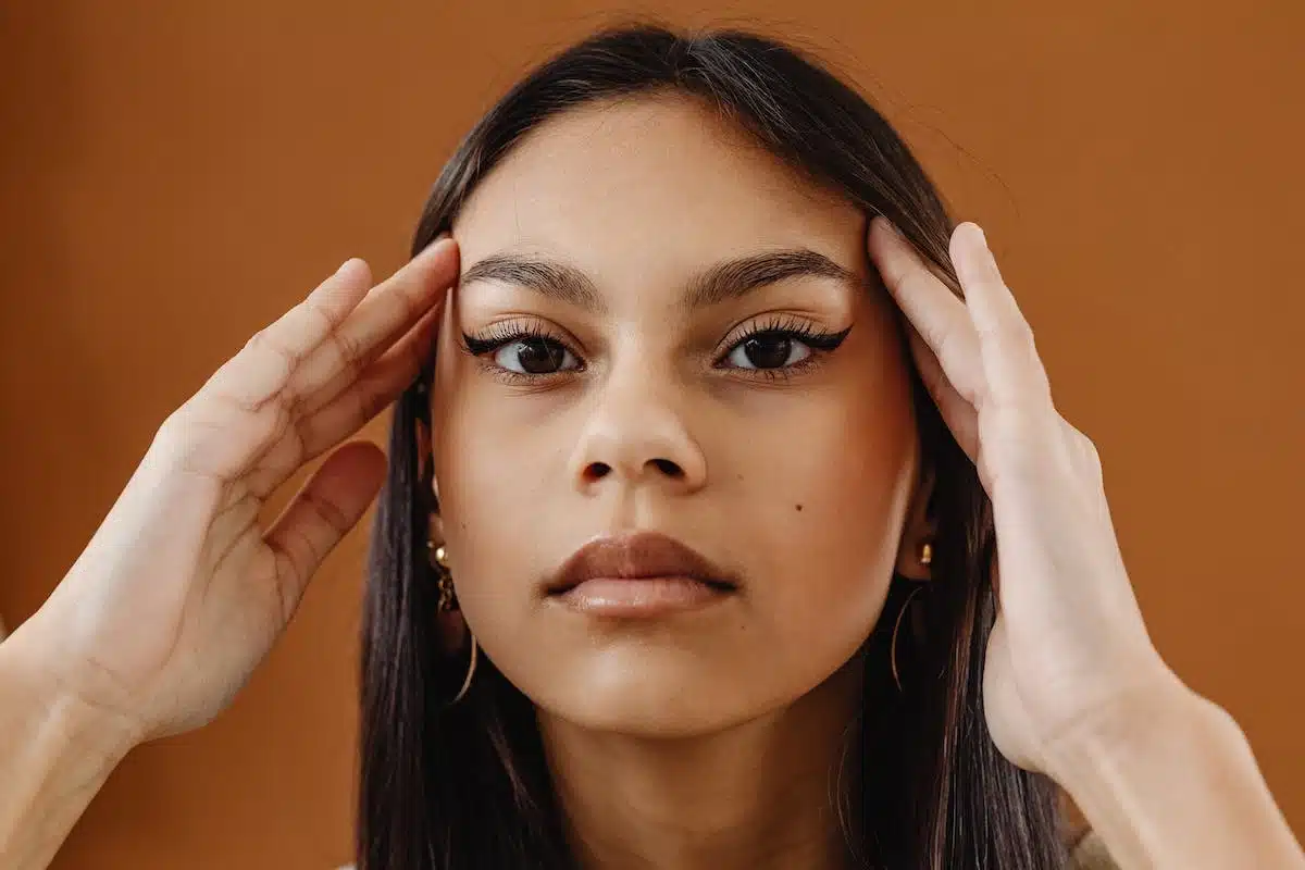 Obtenez un teint naturel et lumineux grâce à ces astuces de maquillage