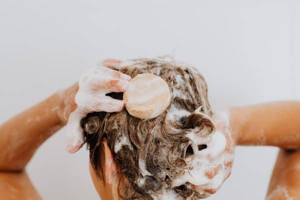 Les conseils d’experts pour savoir quel shampoing utiliser en fonction de votre cuir chevelu