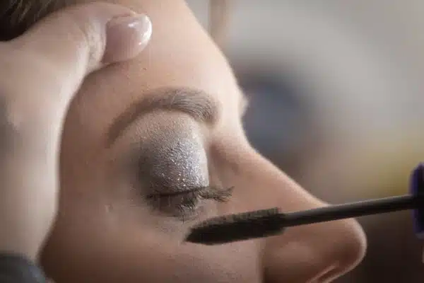 Les secrets d’un maquillage express sans faille en quelques minutes
