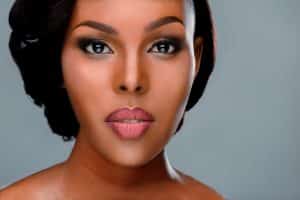 Maquillage naturel : conseils et astuces pour un look frais et lumineux