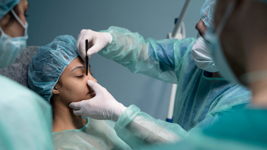 Rhinoplastie : améliorer l’harmonie du visage par la chirurgie du nez